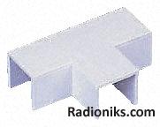 White PVC flat tee for 16x16mm trunking (1 Pack of 10)